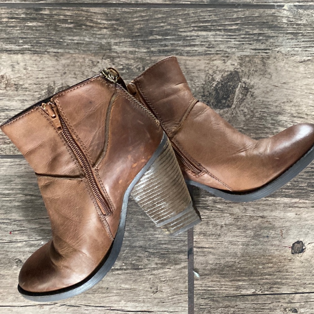 Steve Madden ALL LEATHER booties. Stacked 3 inch heel.
